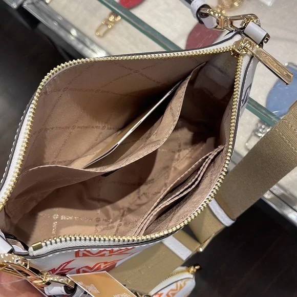 MICHAEL KORS JET SET TRAVEL SMALL SHOULDER CROSSBODY BAG WITH TECH ATTCH AIRPOD